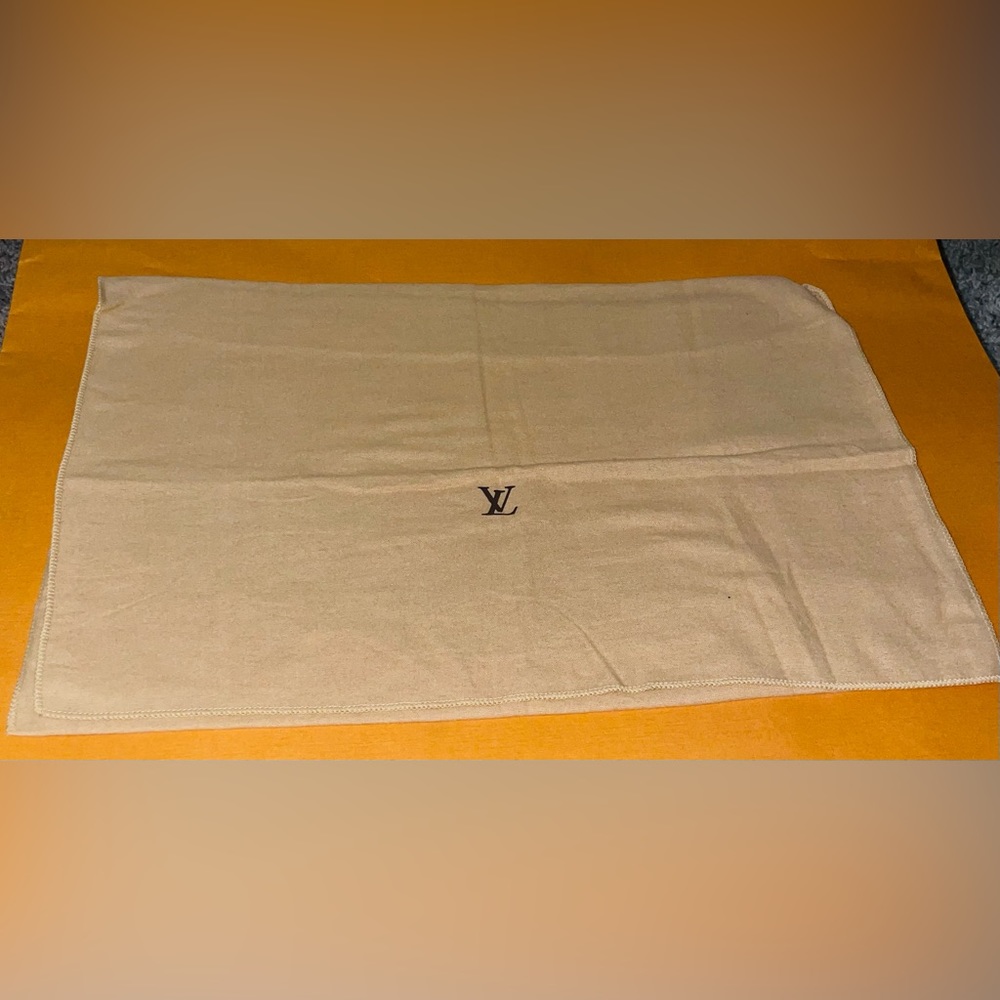 LOUIS VUITTON 13”x17” Dust-bag